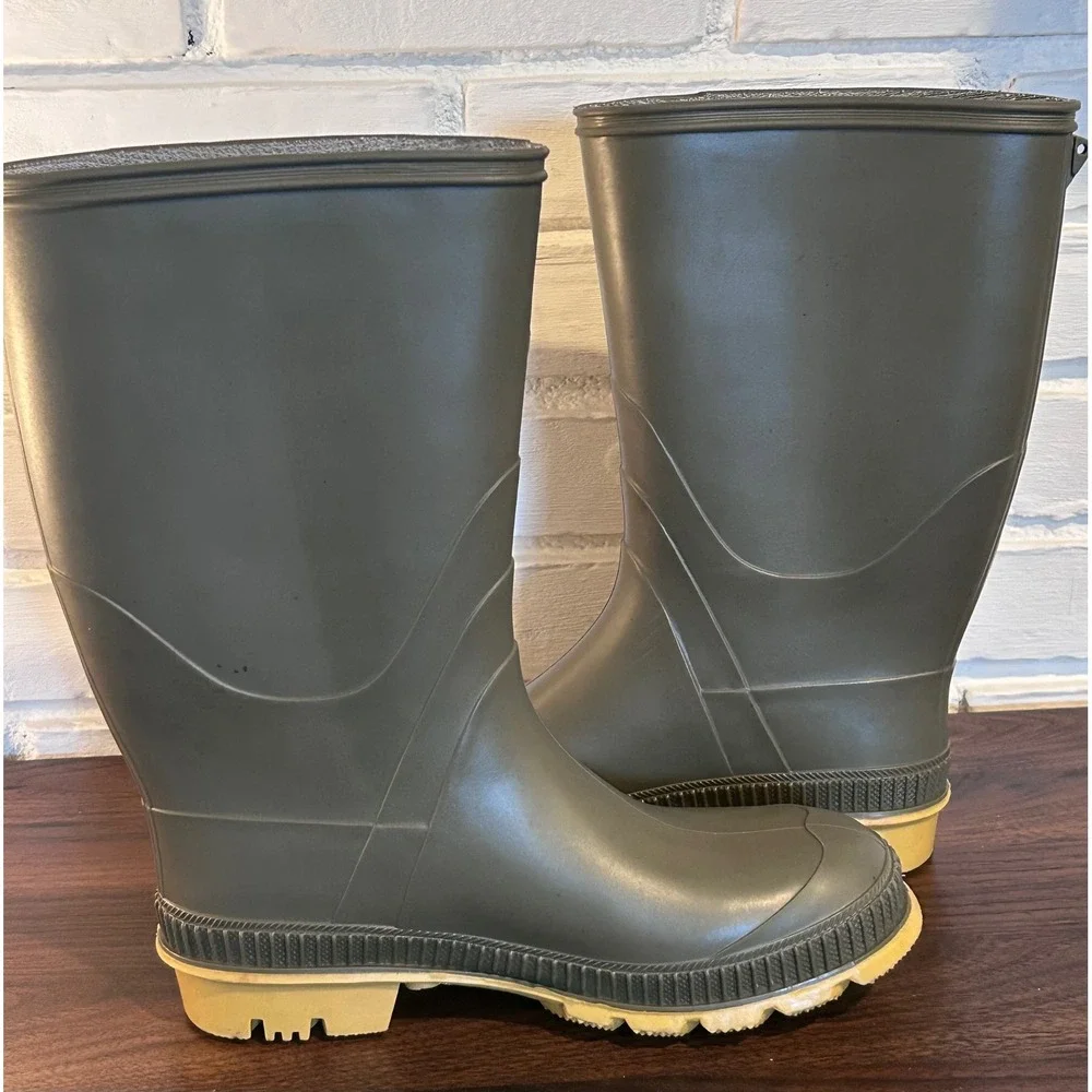 Kamik STOMP Waterproof Rain Boots Big Kids 6 Grey Olive Green Lug Sole Gorpcore
